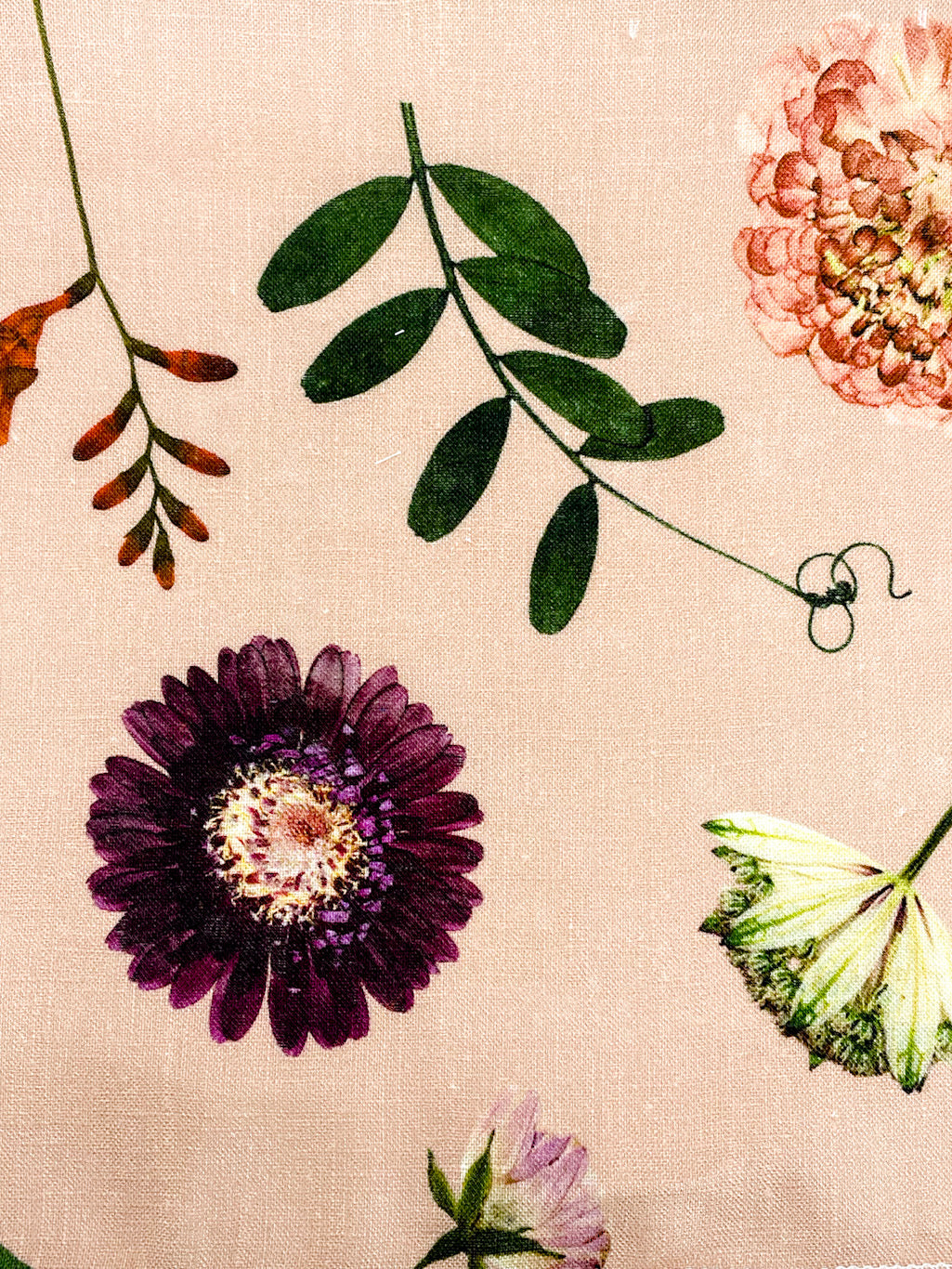 Floral Plants Handkerchief Light Weight 100% Linen Fabric By The Yard/CL1109
