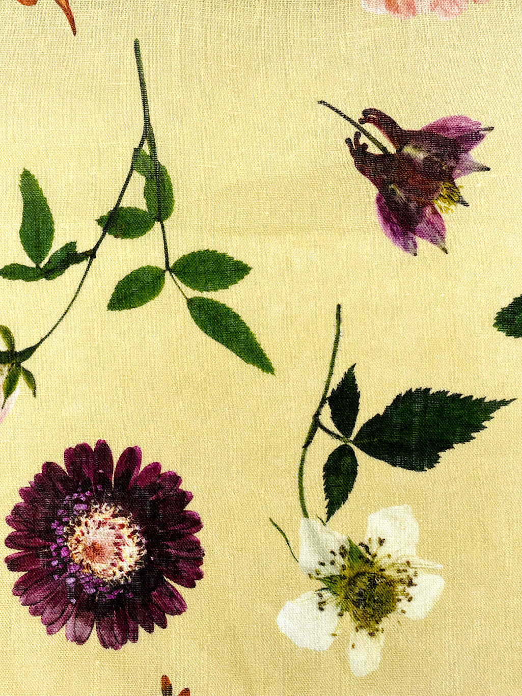 Floral Plants Handkerchief Light Weight 100% Linen Fabric By The Yard/CL1109