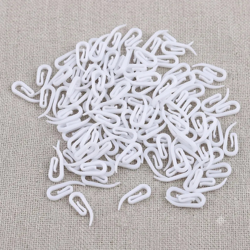100-Pack White Plastic Curtain Hooks | Secure Curly Glider Hooks for Window Tracks & Rods | CH1006